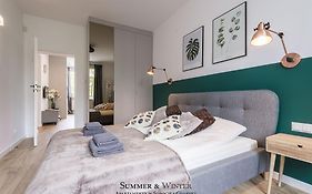 Family Luxury Green Apartment&PlayStation4, 1-6, 2 sypialnie i salon, parking, balkon, 52 m2